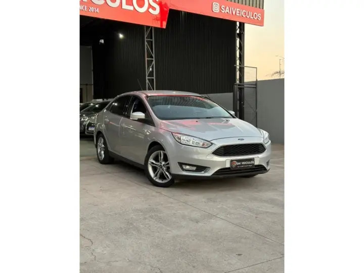 FOCUS 2.0 SE FASTBACK 16V FLEX 4P POWERSHIFT