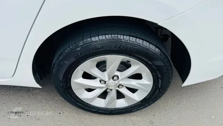 ONIX 1.0 Turbo Plus LT