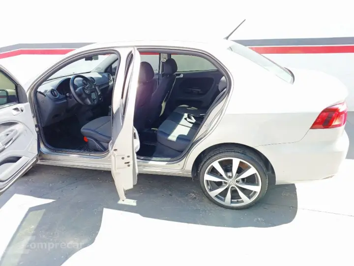 VOYAGE 1.0/1.0 City Mi Total Flex 8V 4p