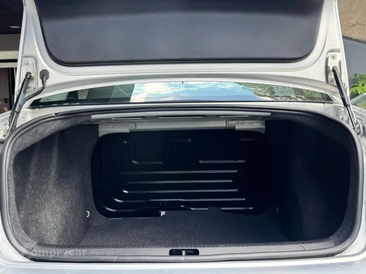 POLO SEDAN 1.6 MI 8V