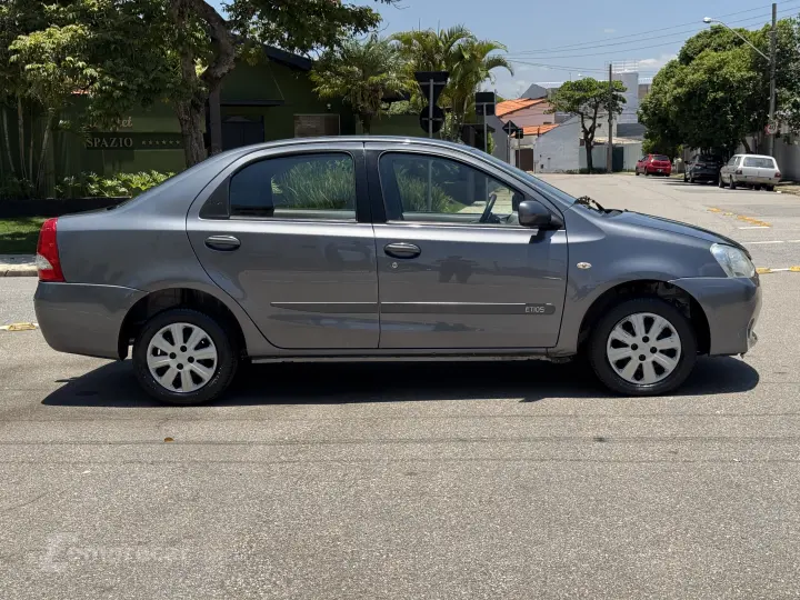 ETIOS 1.5 X Sedan 16V
