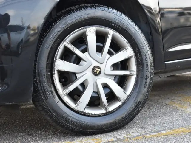 SANDERO - 1.0 12V SCE EXPRESSION 4P MANUAL