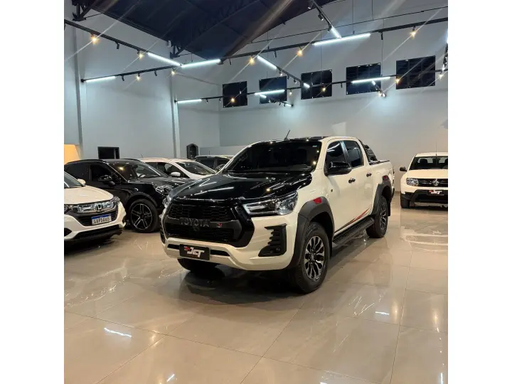 HILUX 2.8 D-4D TURBO DIESEL CD GR-S 4X4 AUTOMÁTICO