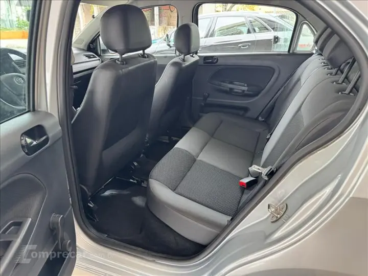 VOYAGE 1.0 12V MPI Totalflex