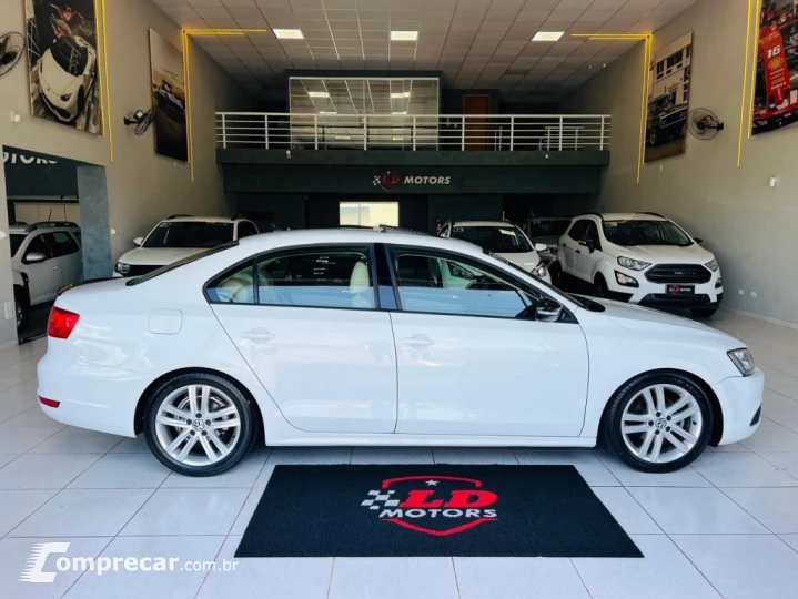 JETTA 2.0 COMFORTLINE FLEX 4P TIPTRONIC