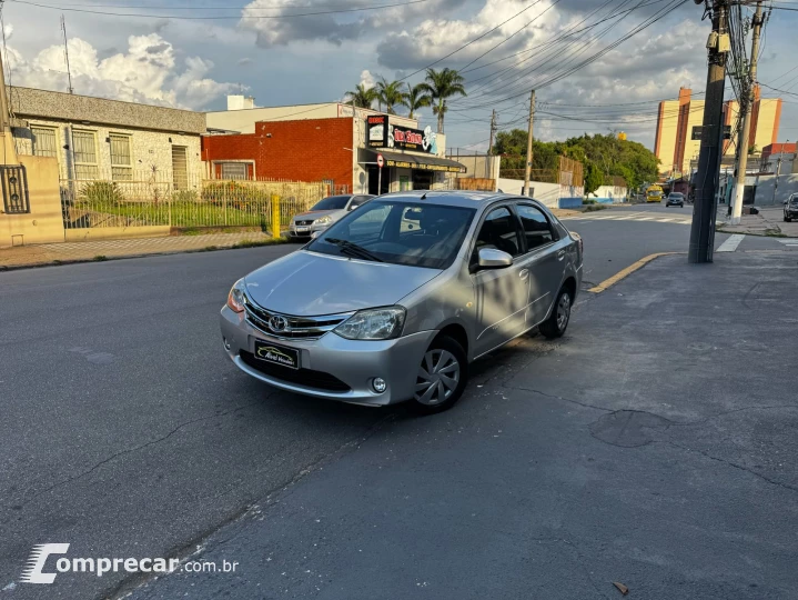 ETIOS 1.5 XS Sedan 16V