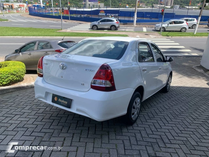 ETIOS X Sedan 1.5 Flex 16V 4p Mec.