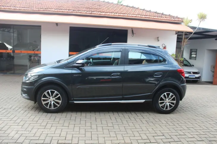 Onix Hatch 1.4 4P FLEX ACTIVE