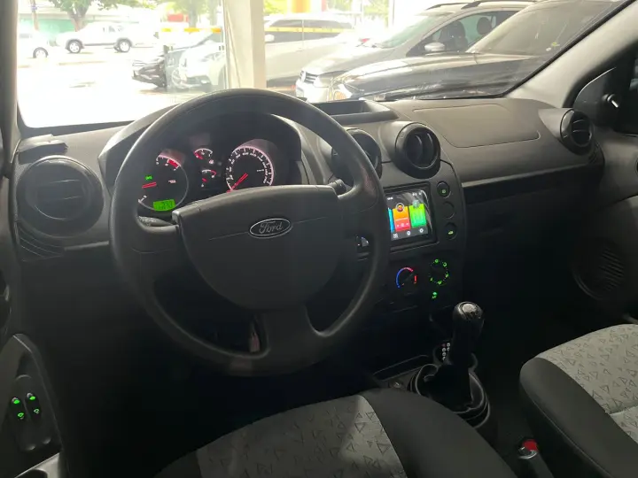 FIESTA 1.6 SE Sedan 16V