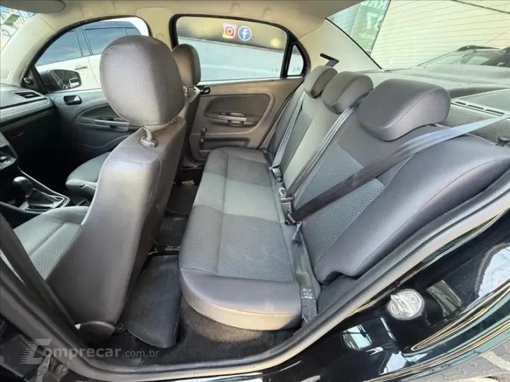 VOYAGE 1.0 12V MPI Totalflex