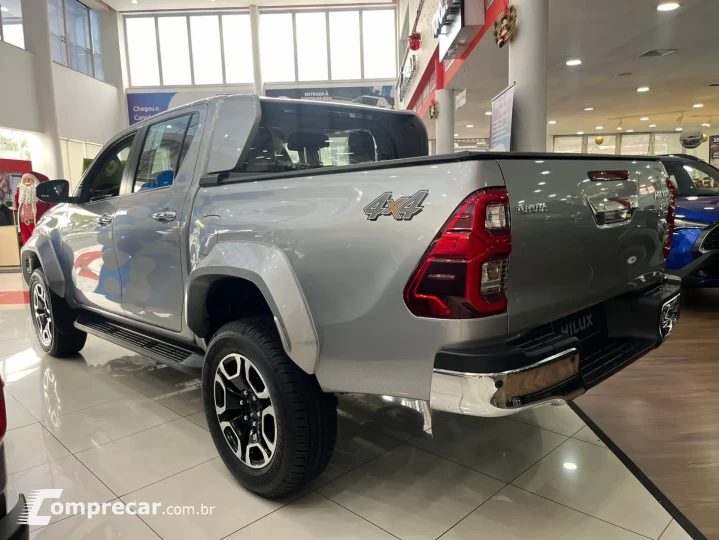 HILUX 2.8 D-4D TURBO DIESEL CD SRX PLUS 4X4 AUTOMÁTICO