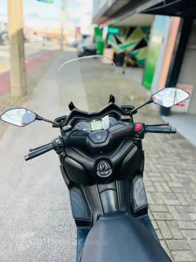 x-max 250
