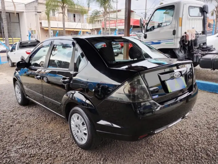 Fiesta Sedan 1.6 4P FLEX
