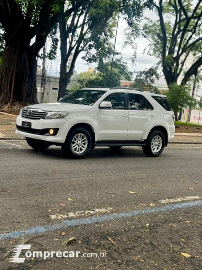 HILUX SW4 2.7 SR 7 Lugares 4X2 16V