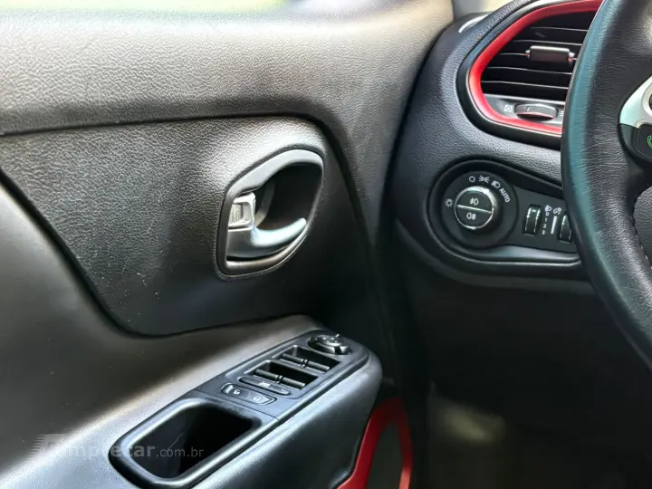 RENEGADE 2.0 16V Turbo Trailhawk 4X4