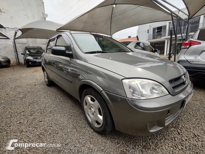 CORSA 1.8 MPFI Maxx Sedan 8V