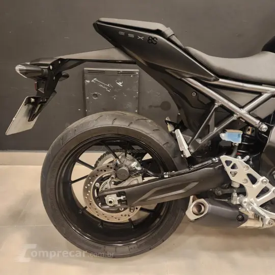 GSX-8S