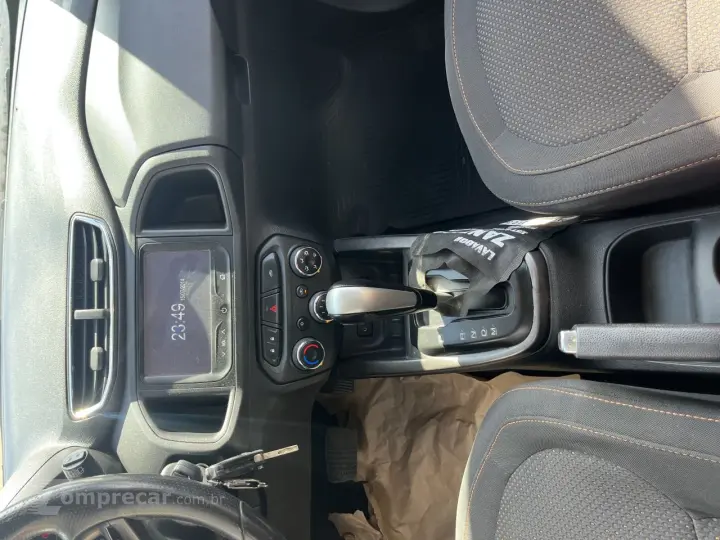 Onix Hatch 1.4 4P FLEX LT AUTOMÁTICO