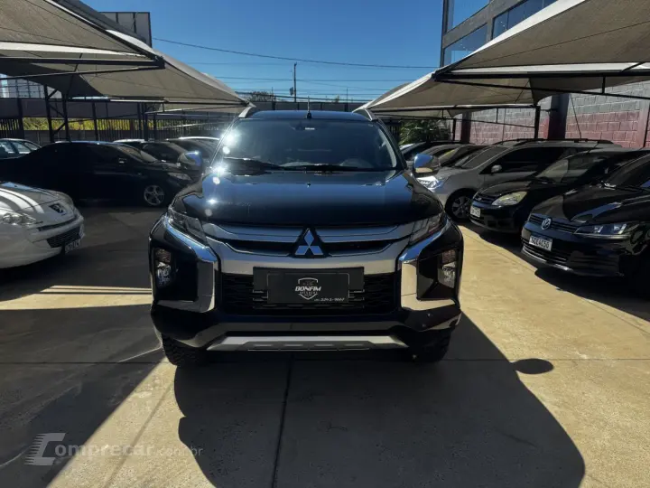 L 200 Triton 2.4 16V SPORT HPE 4X4 CABINE DUPLA TURBO DIESEL