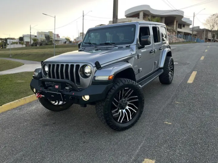 WRANGLER 2.0 TURBO GASOLINA SAHARA 4P 4X4 AT8