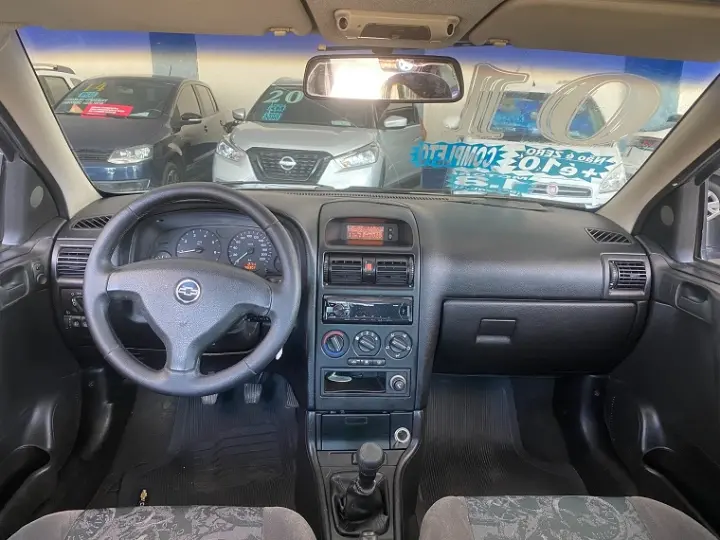 ASTRA 1.8 MPFI Millenium II Sedan 8V