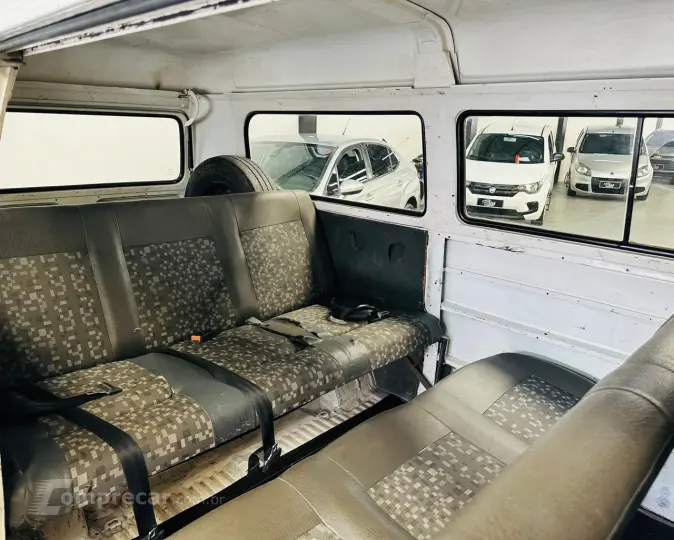 KOMBI 1.6 MI STD Lotação 8V