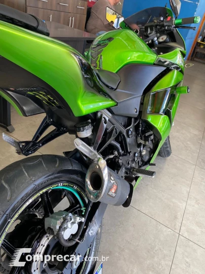 NINJA 250 R