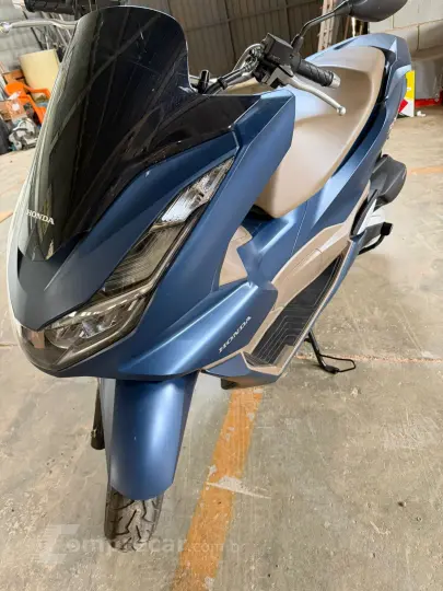 PCX 160 DLX ABS