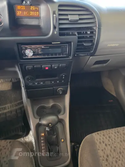 ZAFIRA 2.0 MPFI Elegance 8V