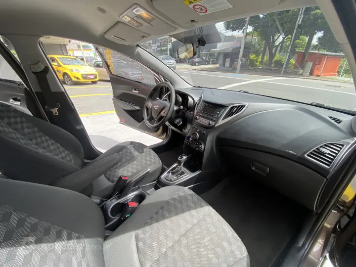 HB20 1.6 Comfort Plus 16V