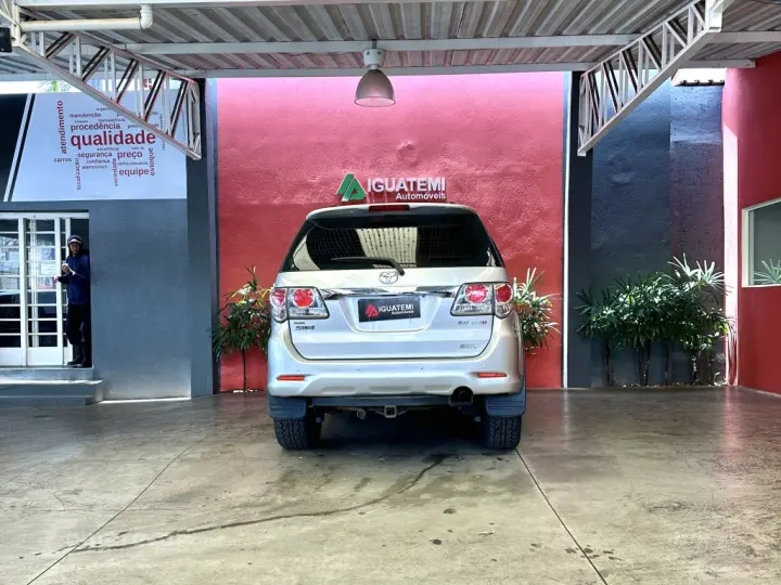 HILUX SW4 3.0 SRV 4X4 16V TURBO INTERCOOLER DIESEL 4P AUTOMÁ