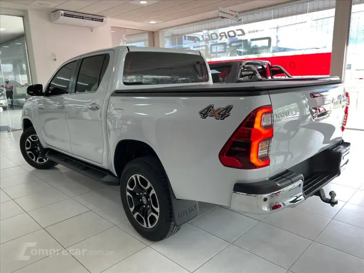 HILUX 2.8 D-4D TURBO DIESEL CD SRX 4X4 AUTOMÁTICO