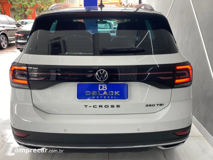 T-Cross Highline 1.4 TSI Flex 16V 5p Aut