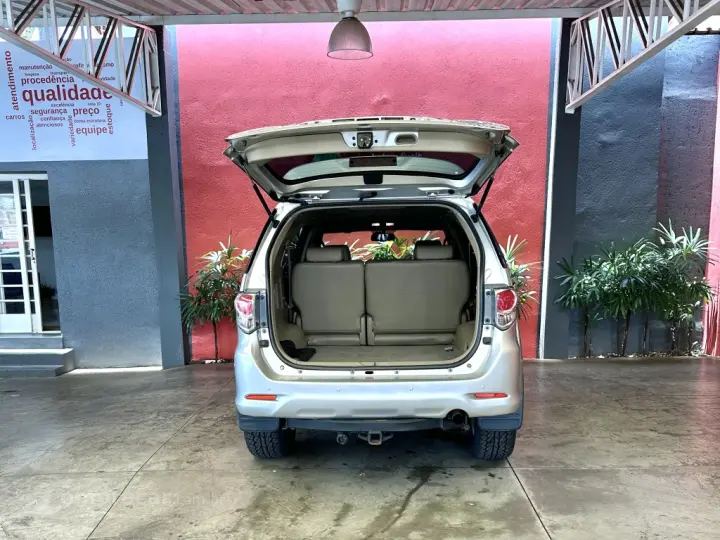 HILUX SW4 3.0 SRV 4X4 16V TURBO INTERCOOLER DIESEL 4P AUTOMÁ