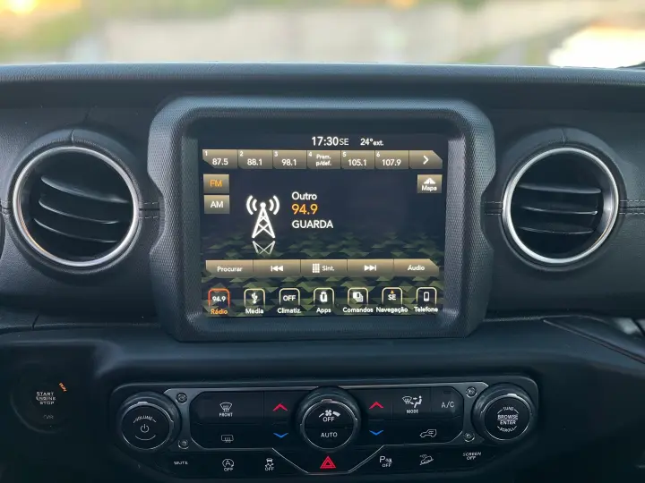 WRANGLER 2.0 TURBO GASOLINA SAHARA 4P 4X4 AT8