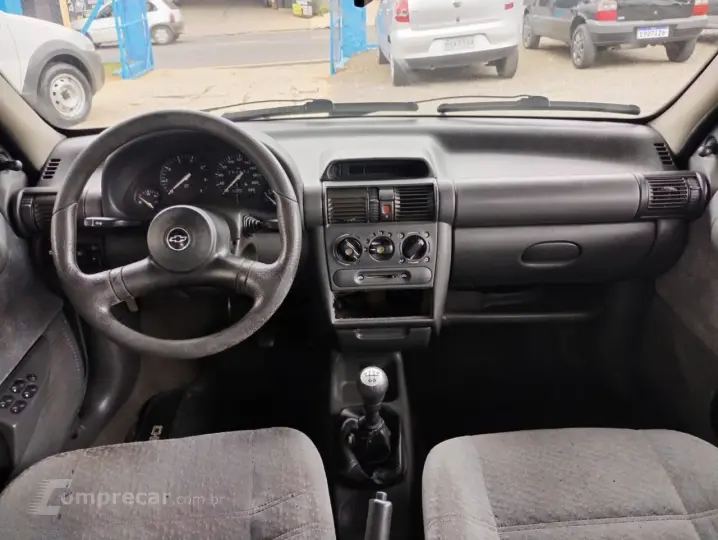 Corsa Sedan 1.6 GLS 4P