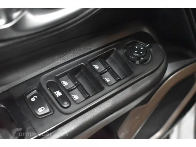 RENEGADE - 2.0 16V TURBO LONGITUDE 4P 4X4 AUTOMÁTICO