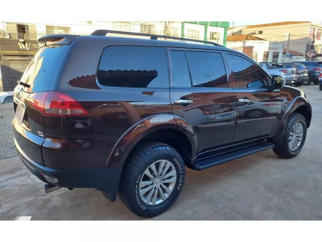 PAJERO - 3.5 HPE 4X4 7 LUGARES V6 24V 4P AUTOMÁTICO