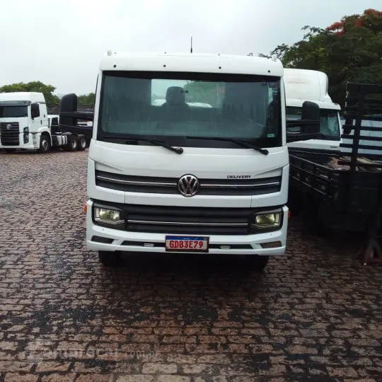 11.180 DRC 4X2 COM PLATAFORMA