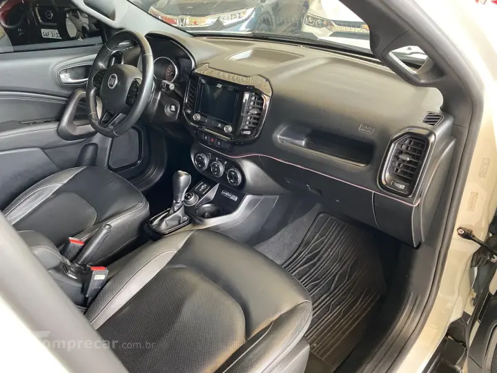 TORO 2.0 16V Turbo Ultra 4WD