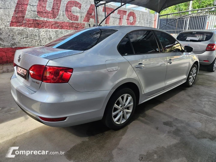 Jetta 2.0 Comfortline Flex 4P Tiptronic