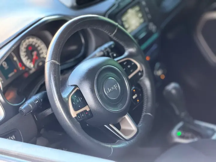 Renegade Longitude 1.8 4x2 Flex 16V Aut.