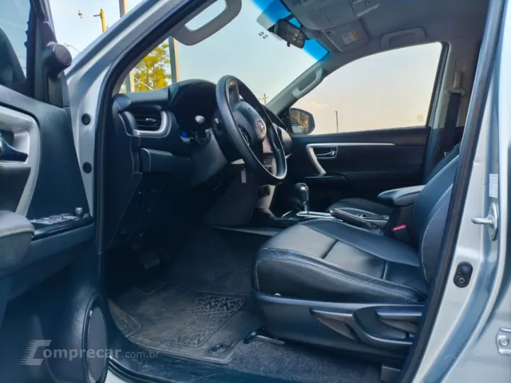 HILUX SW4 2.7 SR 7 Lugares 4X2 16V