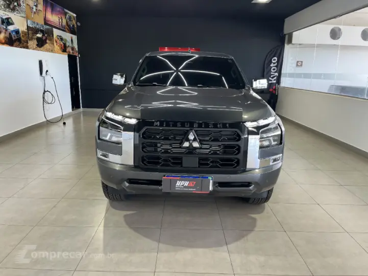 TRITON 2.4 Biturbo CD Hpe-s 4X4