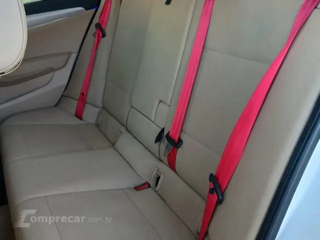 X1 - 2.0 16V SDRIVE18I 4P AUTOMÁTICO