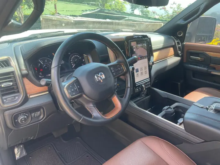 RAM 6.7 3500 Laramie Longhorn 4X4 CD 6 Cilindros Turbo