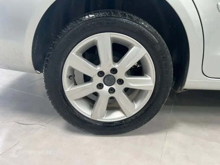 Polo Sedan 1.6 4P FLEX COMFORTLINE I-MOTION AUTOMATIZADO