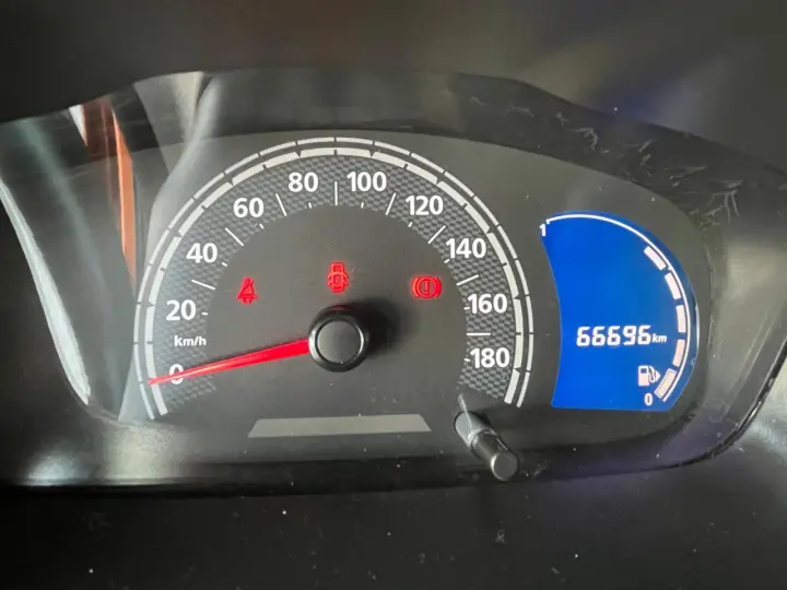 KWID 1.0 12V SCE ZEN