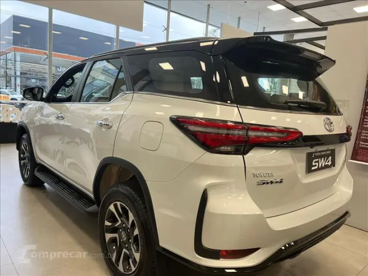 HILUX SW4 2.8 D-4d Turbo Diamond 7L 4X4