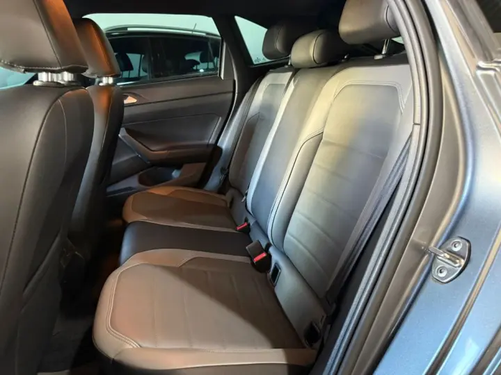 Nivus Highline 1.0 200 TSI Flex Aut.